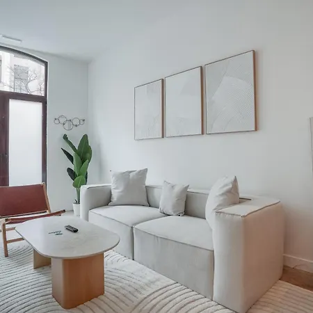 Amazing Apartment-3bedrooms 3bathrooms-lavapies Apartment