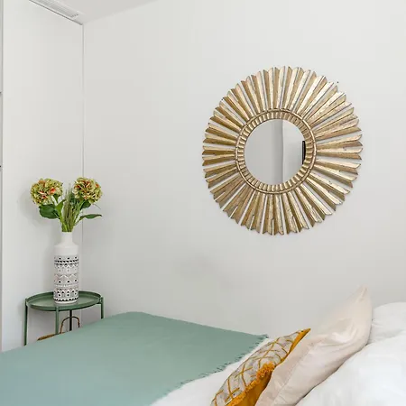 Chueca I Calle Farmacia 1br 1bh Apartment *