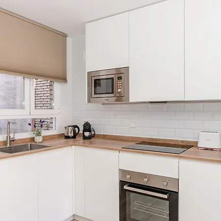 Chueca I Calle Farmacia 1br 1bh Apartment