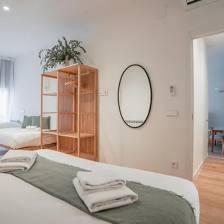 Amazing Apartment-3bedrooms 3bathrooms-lavapies Apartment Madrid
