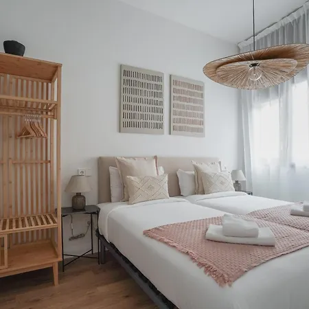 Amazing Apartment-3bedrooms 3bathrooms-lavapies Madrid
