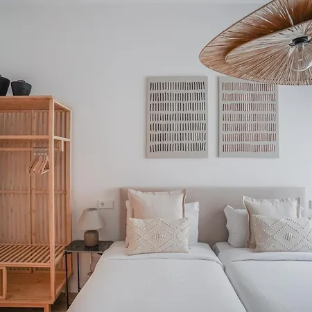 Amazing Apartment-3bedrooms 3bathrooms-lavapies Apartment *
