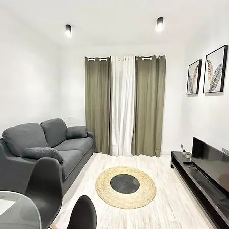 Centro Legazpi 1 Apartment *