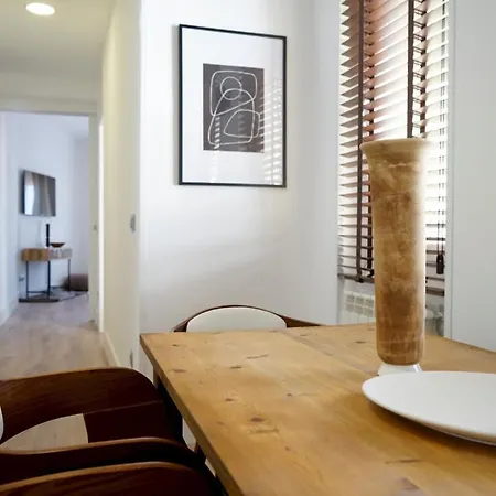 Diaphanous And Modern- 2bd 2bth- Plaza Espana * Madrid