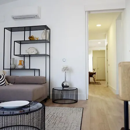 Diaphanous And Modern- 2bd 2bth- Plaza Espana * Madrid