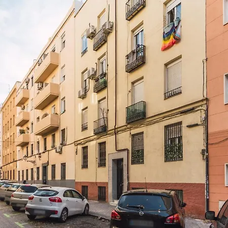 Wide & Modern- 3bd 1bth- Delicias