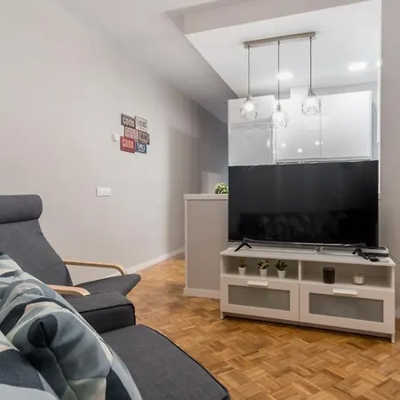 Apartment Wide & Modern- 3bd 1bth- Delicias
