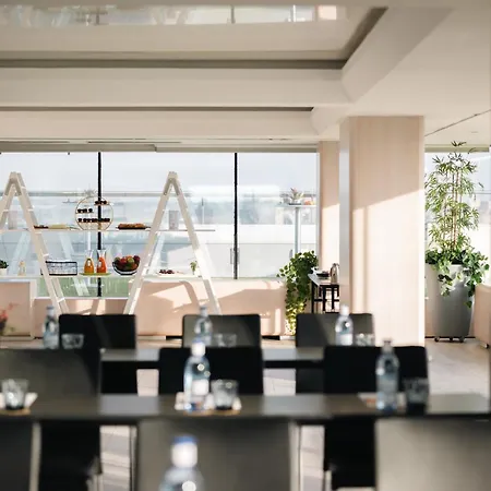 Voco Retiro By Ihg Hotel Madryt