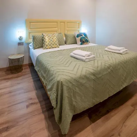 2 Bedrooms 1.5 Bathrooms Furnished - Justicia - Refurbished - Mintystay * Madrid