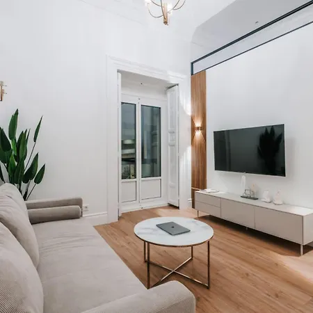 Stunning Near Gran Via Metro Apartamento