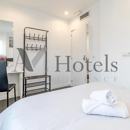 Ayz Ulises - Auto Check-in Guest house Madrid