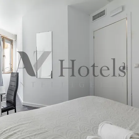 Ayz Ulises - Auto Check-in Guest house Madrid