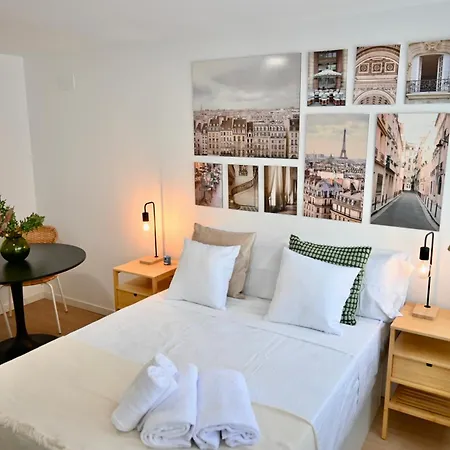 Apartment For Coqueto Y Amplio Temporal En El Barrio Quintana Ale141º Madrid