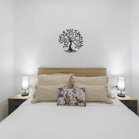 Apartment Palacio Real Downtown,by Monaro***** *