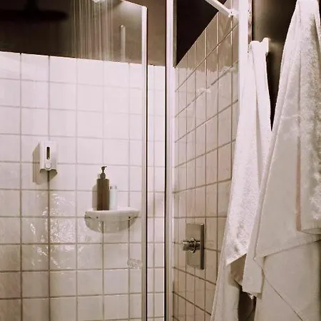 Room00 Ventura אכסניה *