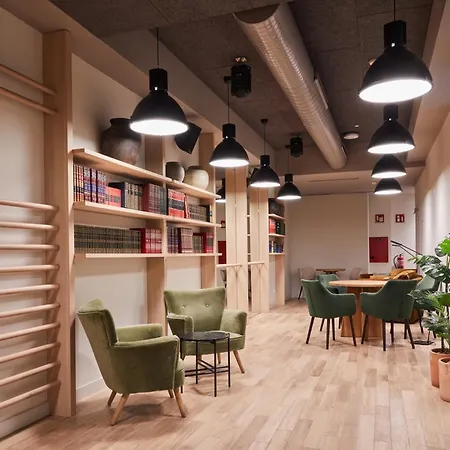 Latroupe Prado Hostel *
