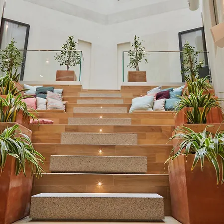 Hostel Latroupe Prado Μαδρίτη