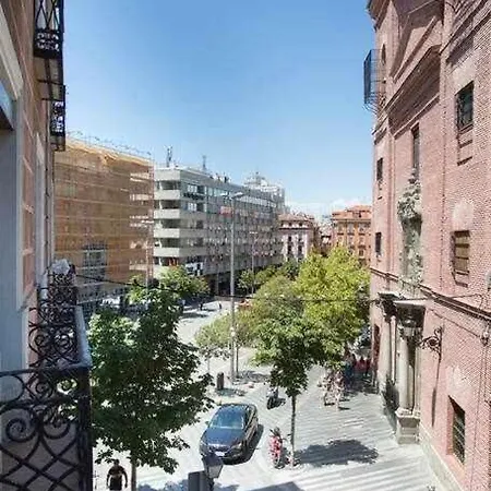 Un Fascinante Estudio En Centro * Madrid