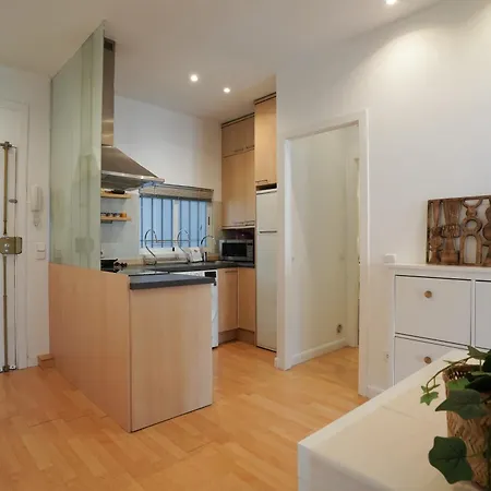 Cozy And Bright-1bedroom 1bathroom-chamberi *