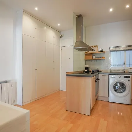 Cozy And Bright-1bedroom 1bathroom-chamberi *