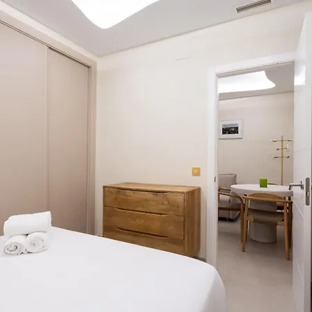 Exclusivo En El Retiro Metro Ibiza Alquiler Temporal Apartment