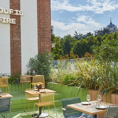 The Social Hub 4 Star Hotel 4*