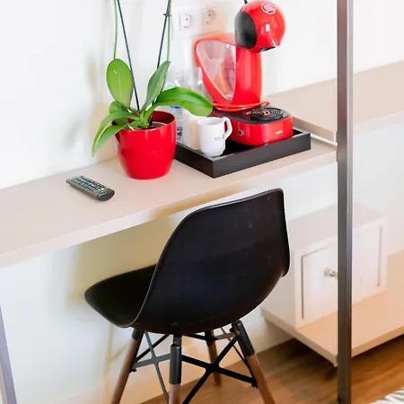 Hostel Charlotte-gran Via *