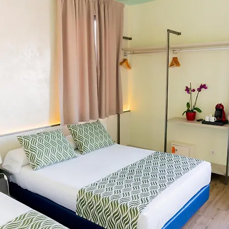 Charlotte-gran Via Hostel Madrid