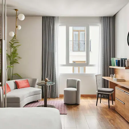 Hyatt Centric Gran Via 5*