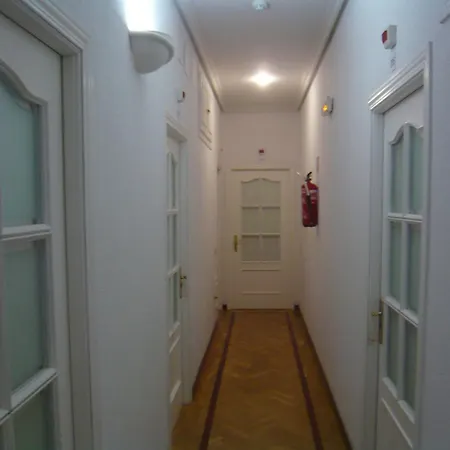 Guest house Triana 3*