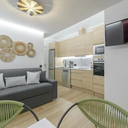 Gran Via Capitals By Monaro*****