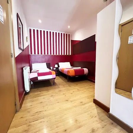 La Casa De La Plaza Pensjonat *