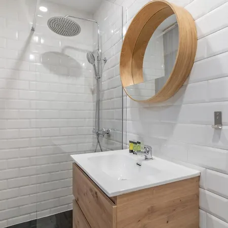 Modern Duplex-2bedrooms 3baths-palacio Apartment *