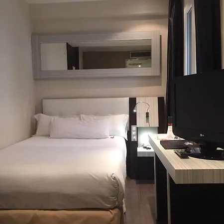 Petit Palace Arenal Hotel 3*