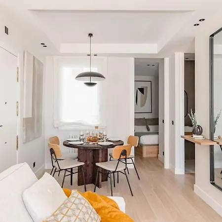 Chueca Iv Calle Escorial 2br 2bh Apartamento *