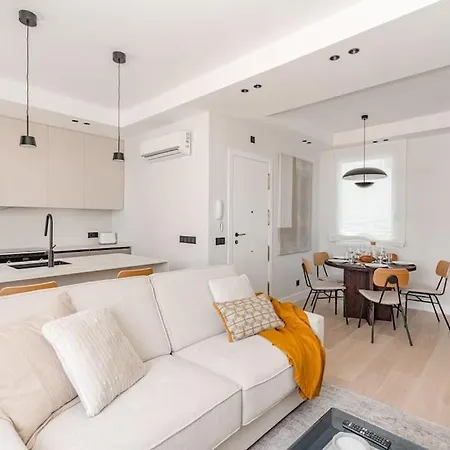 Chueca Iv Calle Escorial 2br 2bh *