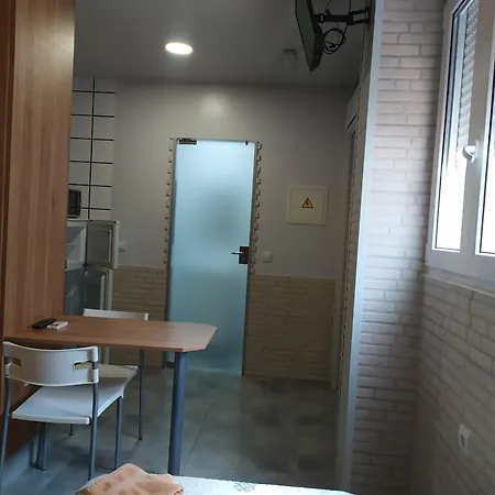 Usera Aparthotel 2*