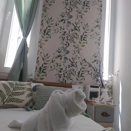 Universal Guest house