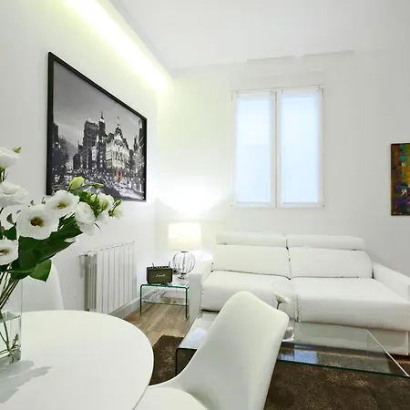 Latina Palace Apartment *