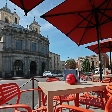 Latina Palace *