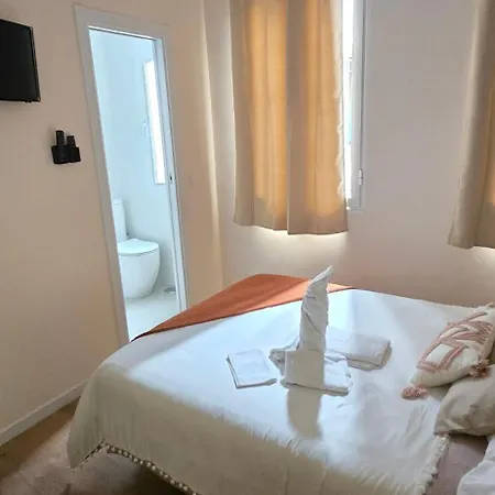 Guest house Universal Madrid
