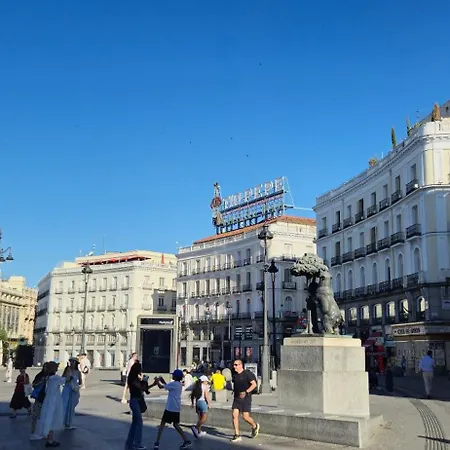 Universal * Madrid