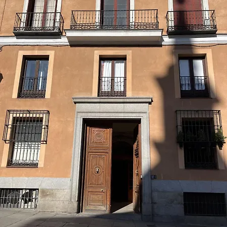 Plaza De La - Exclusive * Madrid