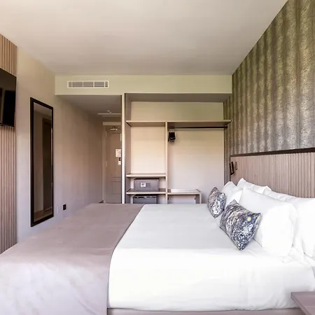 Hotel Rafaelhoteles Piramides 3*