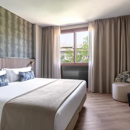 Rafaelhoteles Piramides 3*