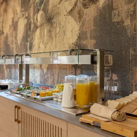 Hotel Rafaelhoteles Piramides 3*