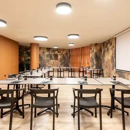 Rafaelhoteles Piramides Madrid