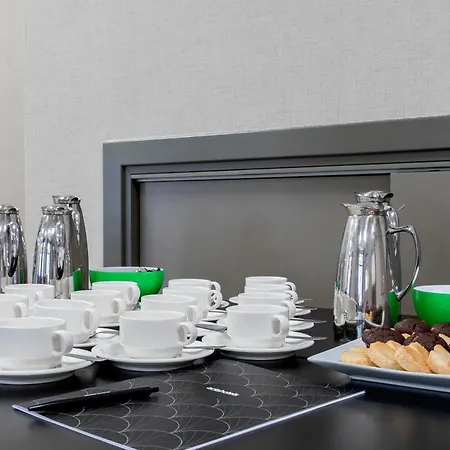 Rafaelhoteles Piramides Hotel Madrid