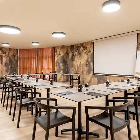 Rafaelhoteles Piramides Hotel