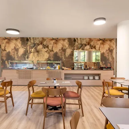 Rafaelhoteles Piramides Madrid